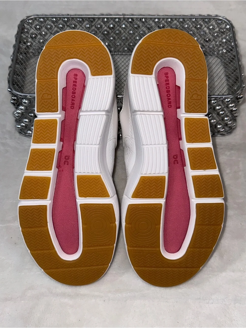 On Running The Roger Clubhouse White Rosewood Youth 3.5Y Women's 5 TQK-855 - Picture 15 of 16